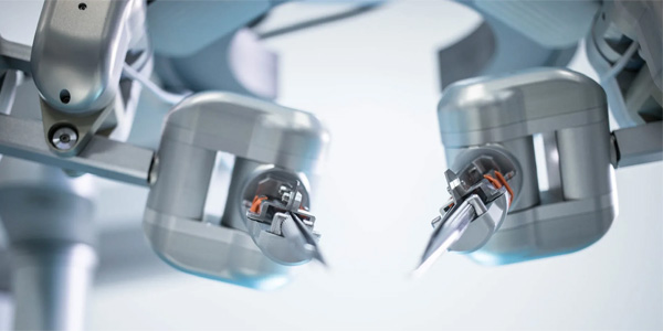 Робот-хирург, способный сшивать сосуды диаметром 0,3 миллиметра, прошел испытания на людях