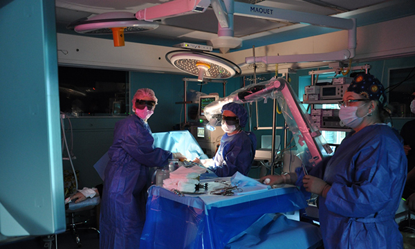 Врачи ростовского онкоцентра первыми на юге России начали выполнять микрохирургические операции на лимфатических сосудах