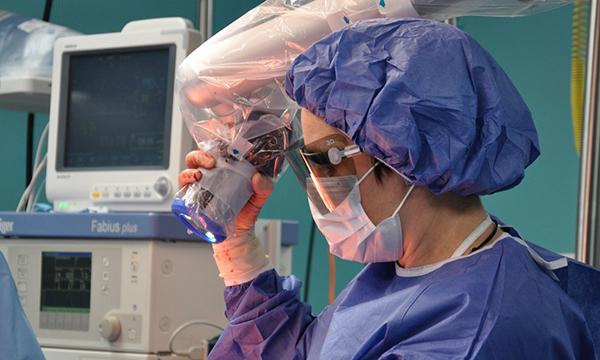 Врачи ростовского онкоцентра первыми на юге России начали выполнять микрохирургические операции на лимфатических сосудах