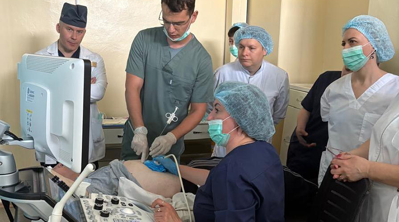 Хирурги НМИЦ онкологии Минздрава России провели два выездных мастер-класса в Астраханском онкодиспансере